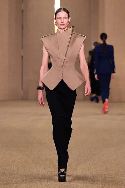 Look 23